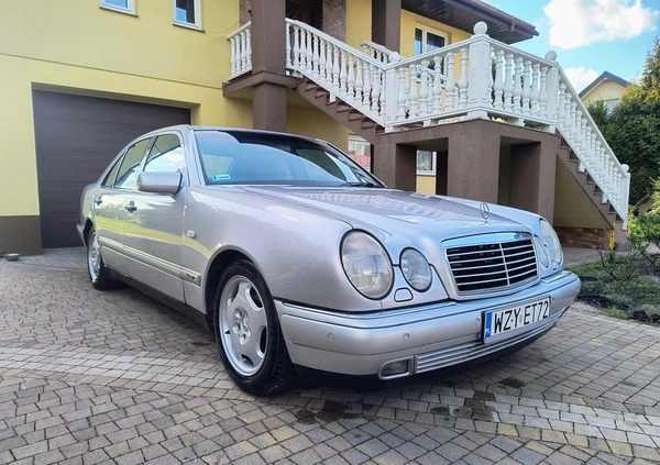 samochody osobowe Mercedes-Benz Klasa E cena 16000 przebieg: 270000, rok produkcji 1999 z Żyrardów